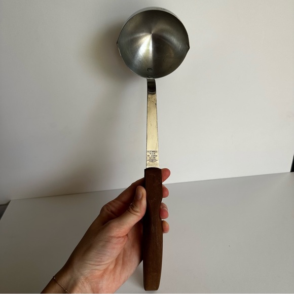 Vintage Cutco‎ #15 Stainless Steel Soup Ladle Wood Handle USA Made Utensil - Picture 3 of 6
